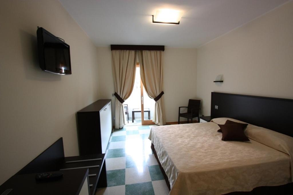 Hotel Bagni Arcobaleno Deiva Marina Quarto foto